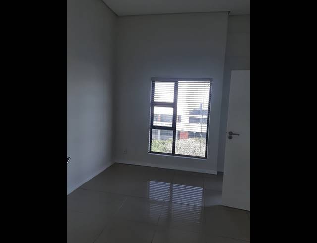 2 BEDROOM APARTMENT FOR SALE IN UMHLANGA RIDGE